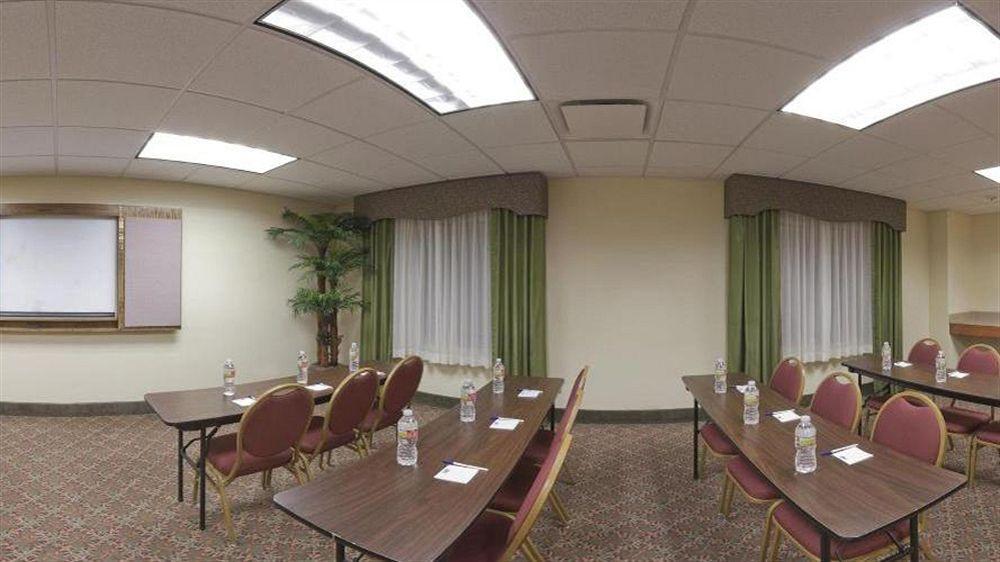 法尔假日套房酒店 外观 照片